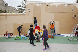 L'AMPA de l'escola Enric Casassas renova el seu pati 